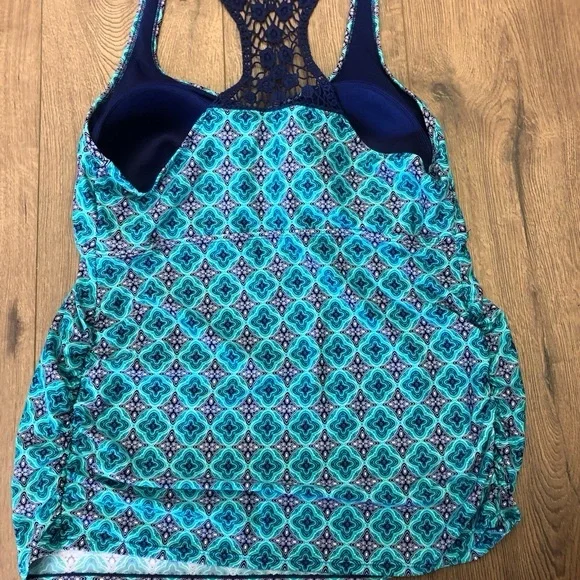 BEACH BUMP MATERNITY TANKINI IN SIZE LARGE - Picture 7 of 7